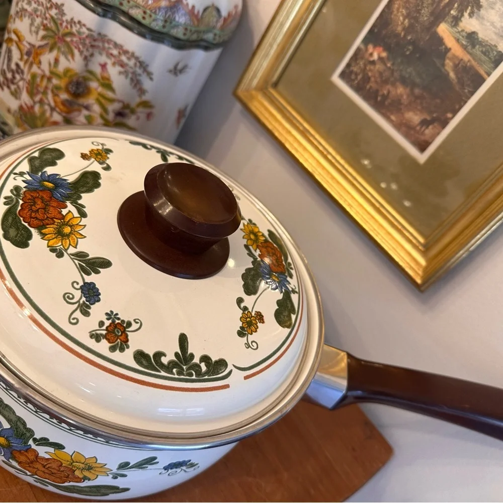 Vintage Villeroy & Bosch Retro Floral Enamel Saucepan with Lid Country Kitchen